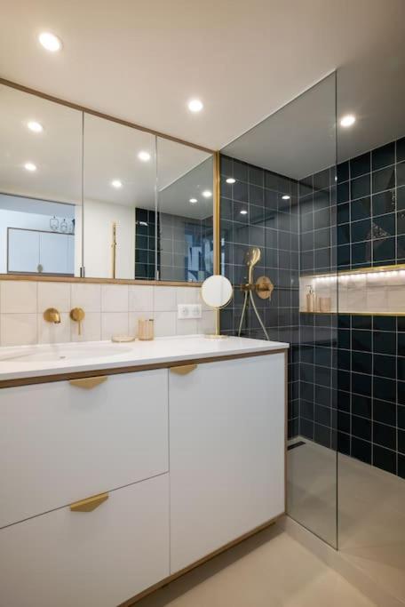 Bel Appartement D'Architecte Au Coeur De Paris Exteriör bild