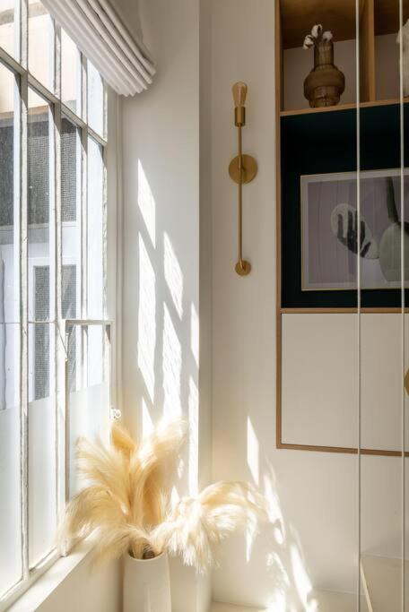 Bel Appartement D'Architecte Au Coeur De Paris Exteriör bild